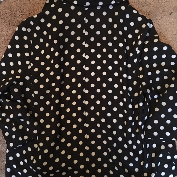 🎯Sold in Bundle🎯🎉HP🎉Polka dot blazer - Picture 3 of 3