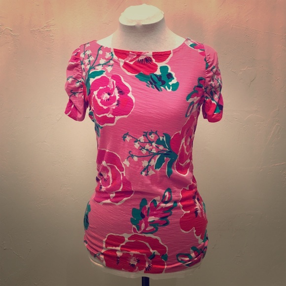 Lilly Pulitzer pink flowery t-shirt