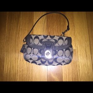 A small coach clutch