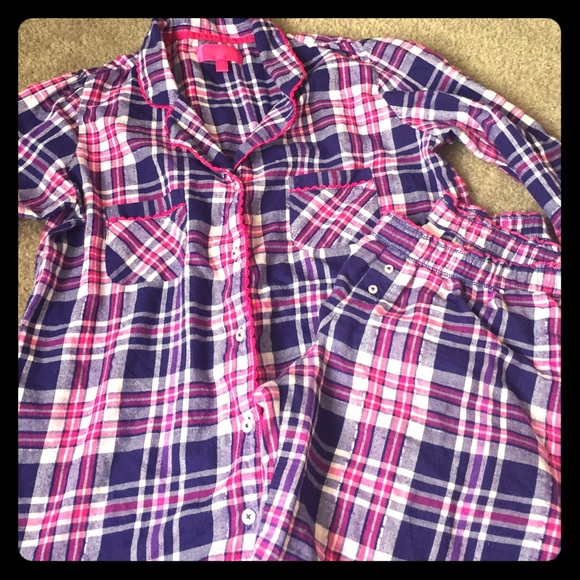 Victoria Secret Flannel Pajama Set!