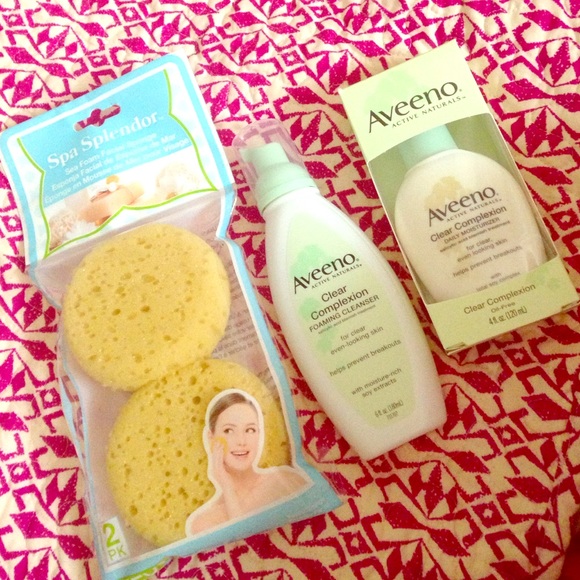 Aveeno foaming cleanser daily moisturizer n sponge