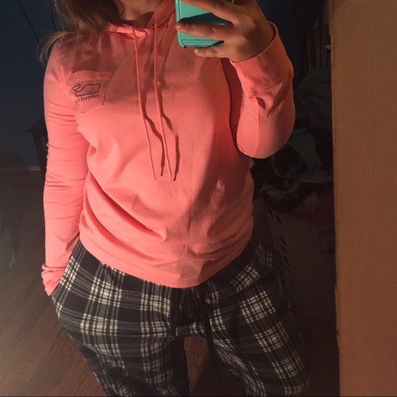 Vineyard vine sweater