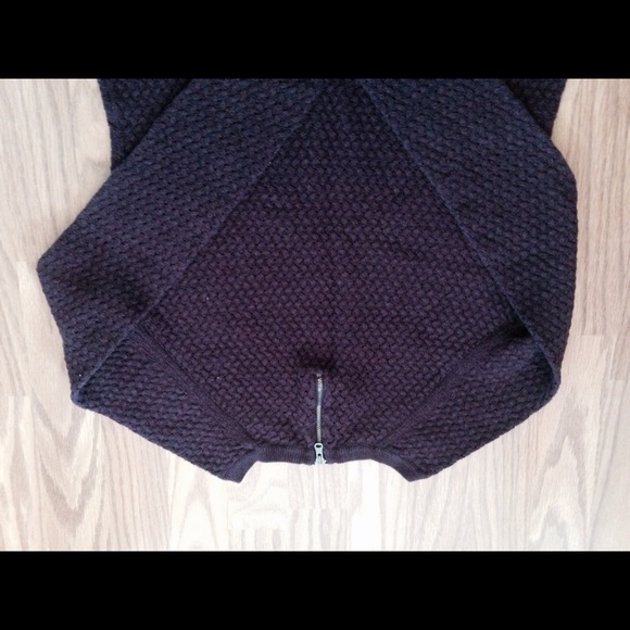 Ae sweater - Picture 2 of 2
