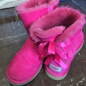 Hot pink Uggs, kids size!!!!