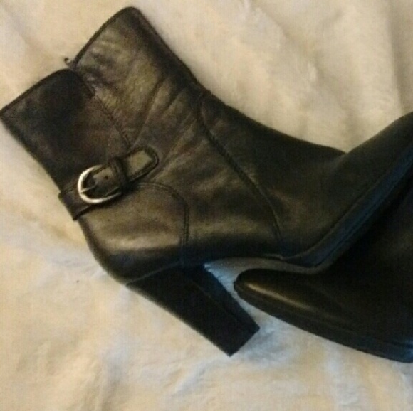 Ankle heeled boot