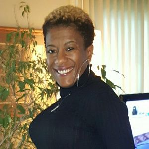 Meet your Posher, Denise