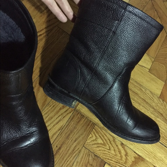 🔨SOLD 🔨Leather & fur inside short boots - Picture 2 of 4