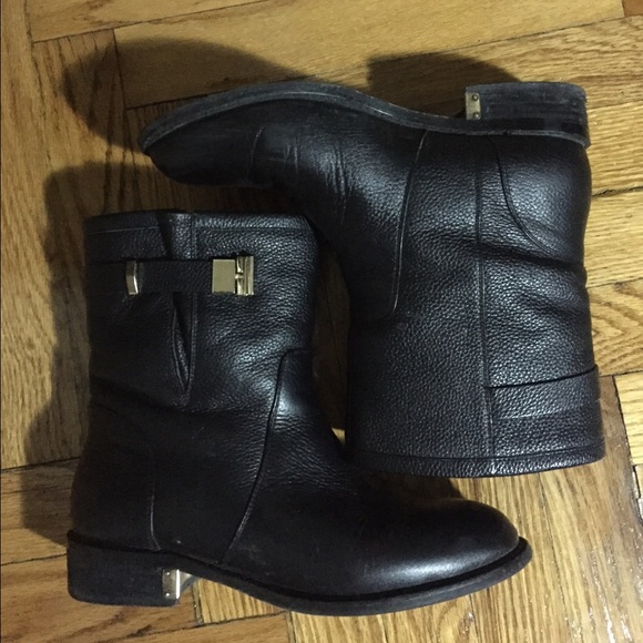 🔨SOLD 🔨Leather & fur inside short boots - Picture 4 of 4