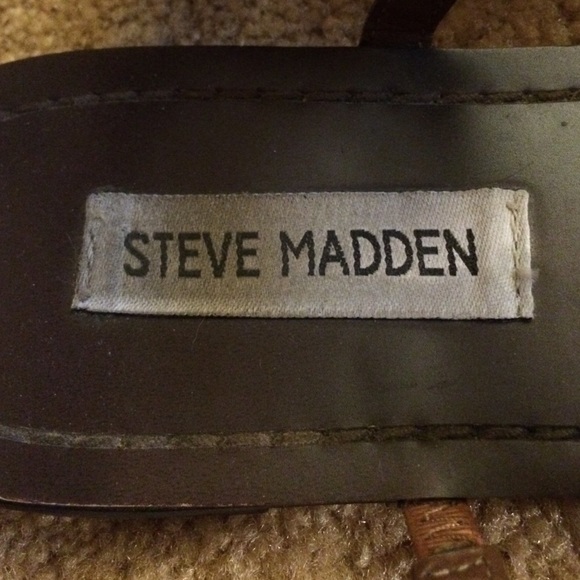 Sandals - Picture 2 of 3