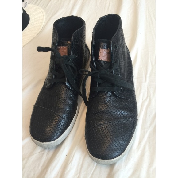 TOMS Shoes - TOMS BLACK LEATHER SNAKE