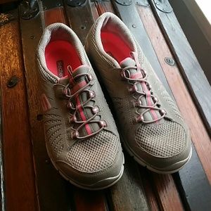 Sketchers flex pink and gray shoes