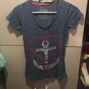 V neck anchor heart t-shirt