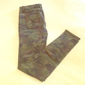 NWOT Urban Outfitters camo jeans