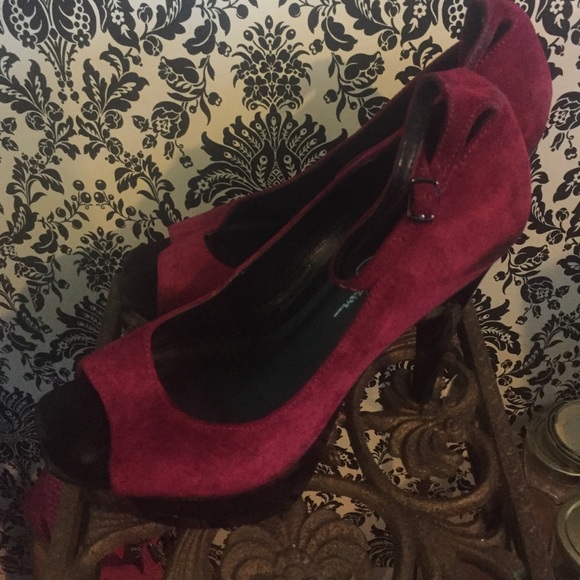 Super High Platform Sandals. 4.5" heel