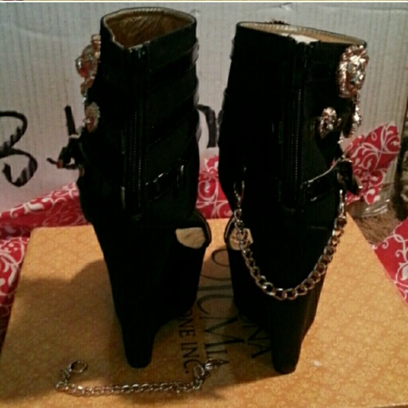 SOLD !!! Black Platform Wedges 8 - Picture 4 of 4