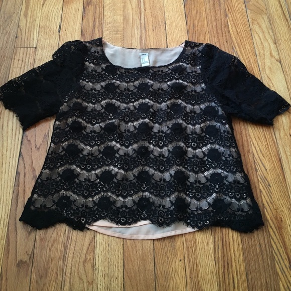 Lace top - Picture 1 of 3