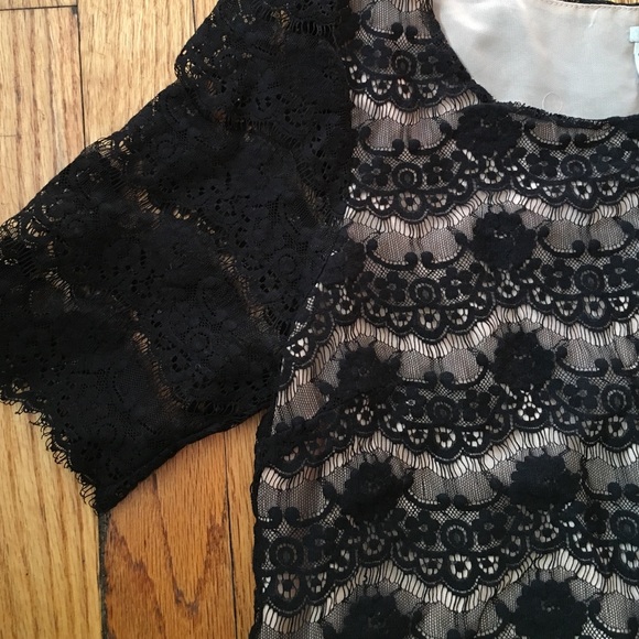 Lace top - Picture 3 of 3