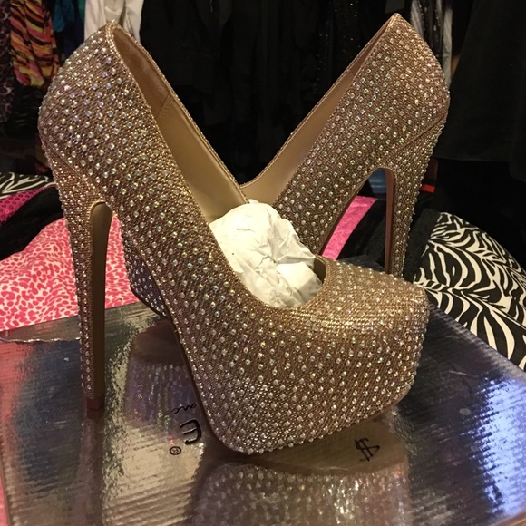 Stilettos - Picture 3 of 3