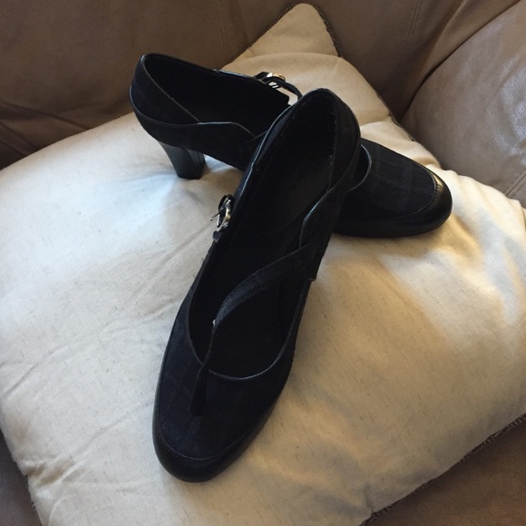 Cloth pumps with strap