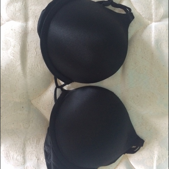 Black bombshell VS bra