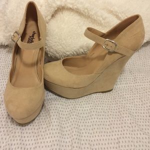 🔥🔥FINAL PRICE DROP🔥🔥 Swede nude strap heels!!