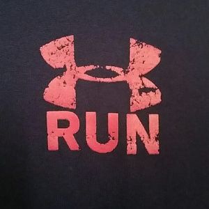 Under Armour Small Adult Run shirt