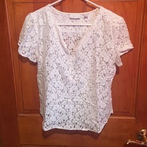 V-neck white laced t-shirt