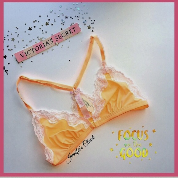 •Victoria's Secret• Lace trim triangle bralette - Picture 2 of 3