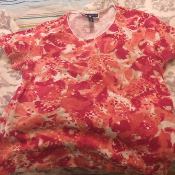 Karen Scott floral shirt - Picture 2 of 2