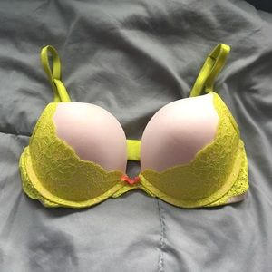 Victoria's Secret bombshell