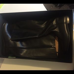 Tall black Kenneth Cole boots