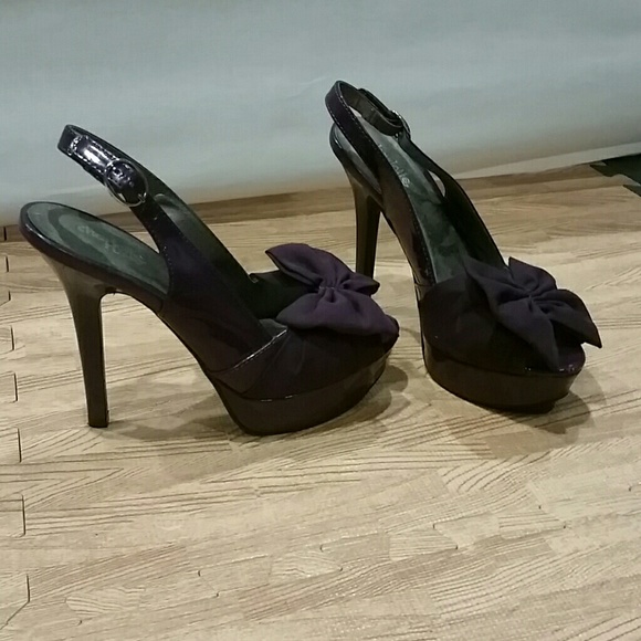 Charlotte Russe Purple Bow Platform Heels - Picture 4 of 4