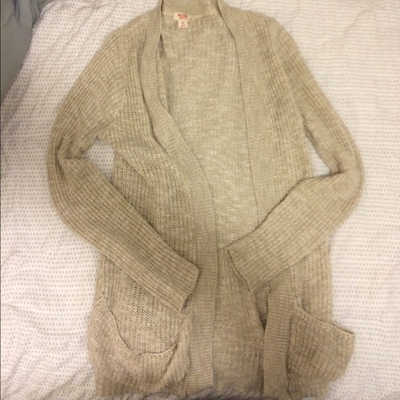 Mossimo cream cardigan!