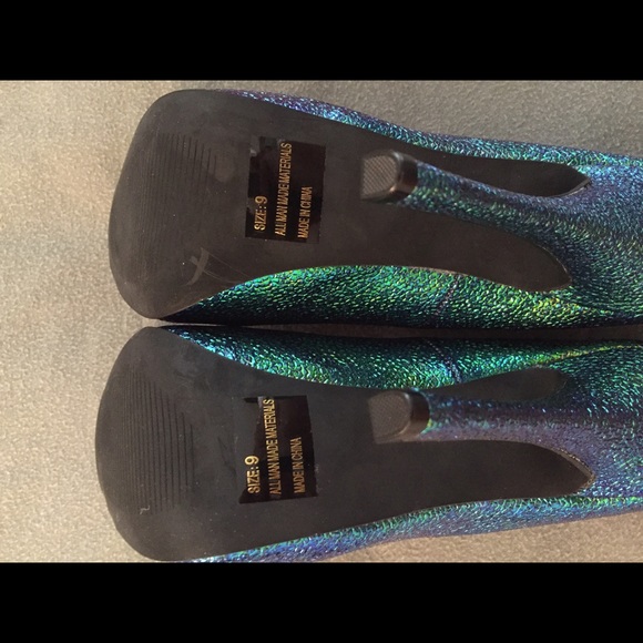 NIB Teal Mermaid High Heels - Picture 2 of 3