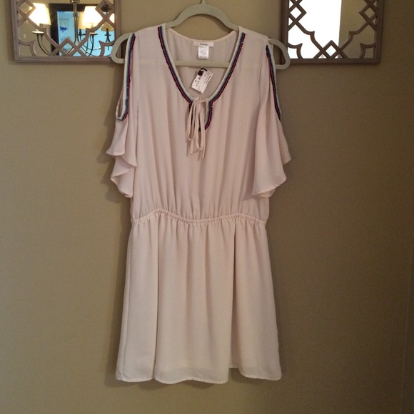 Dresses & Skirts - Cold shoulder dress