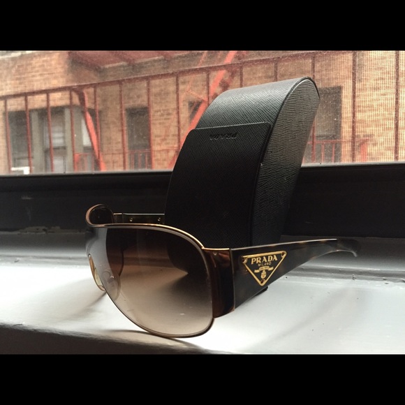 Prada sunglasses - Picture 2 of 4