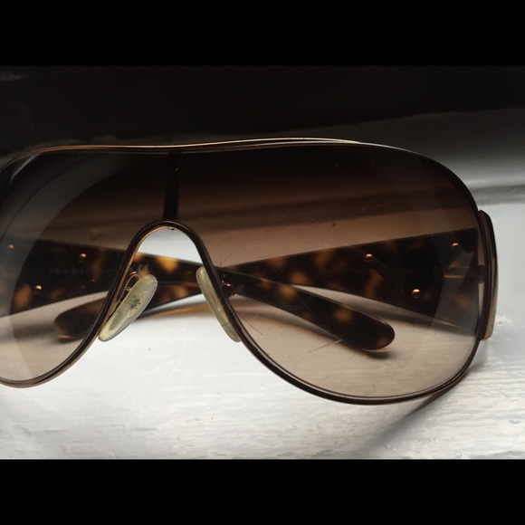 Prada sunglasses - Picture 3 of 4