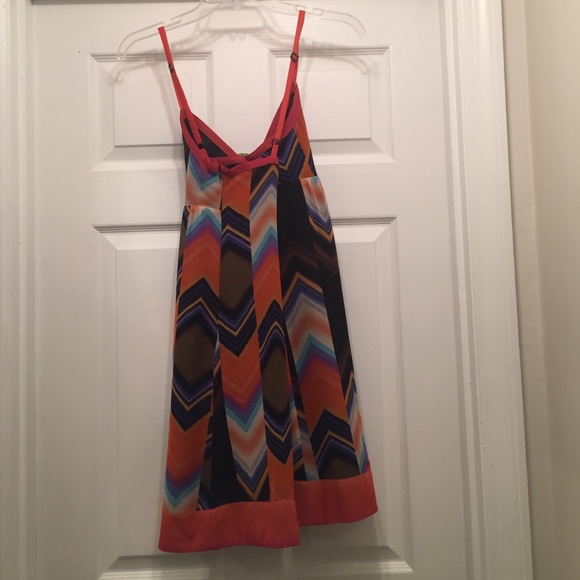 Colorful criss cross dress - Picture 3 of 3