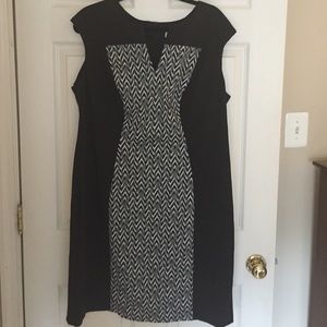 Classic dress 16w black with pattern