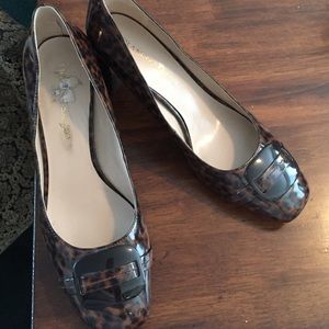Leopard pumps