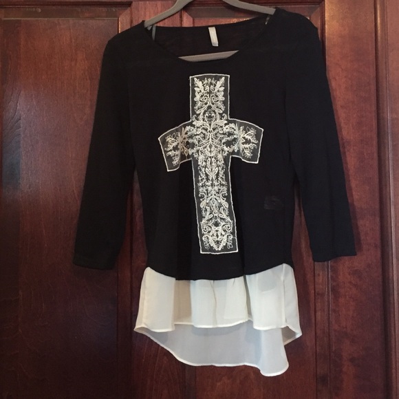 3/4 sleeve black and white blouse