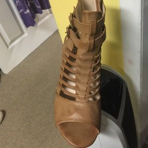 Brown sandals from Bucco