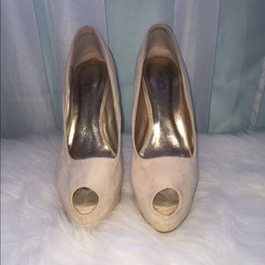 Beige/Cream Heels