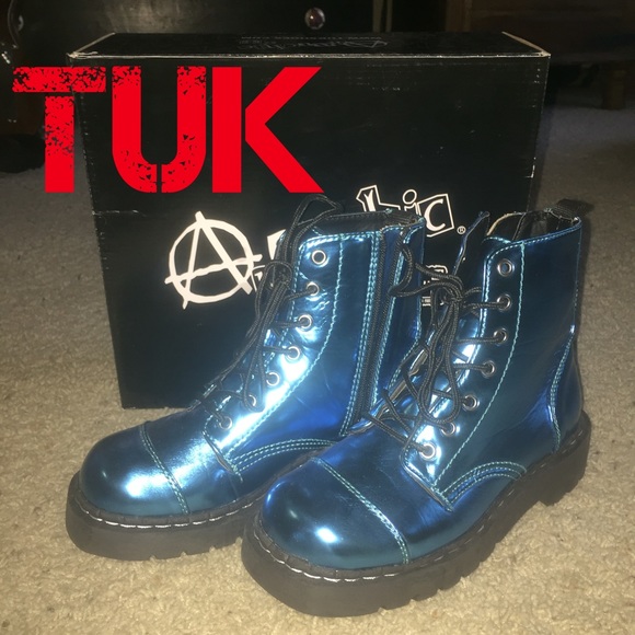 Metallic turquoise faux leather ankle boots