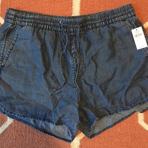Gap shorts
