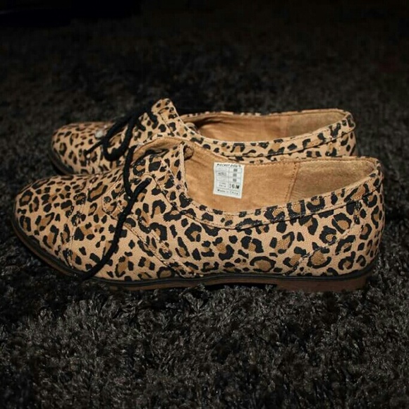 Rocket dog leopard shoes