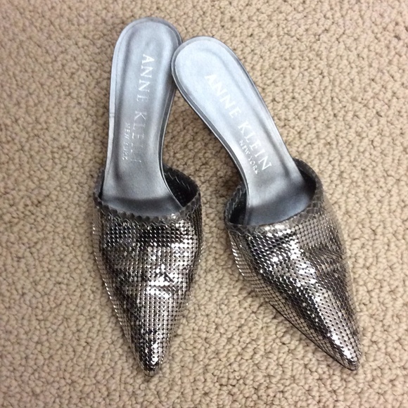 Eye catching slips on