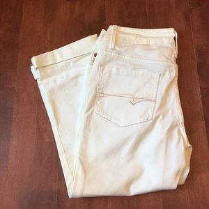 White skinny capris