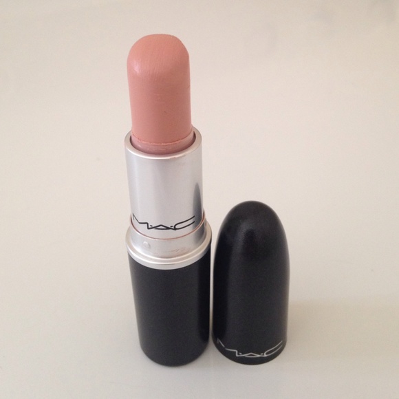 MAC CREME D'NUDE cremesheen A22 lipstick