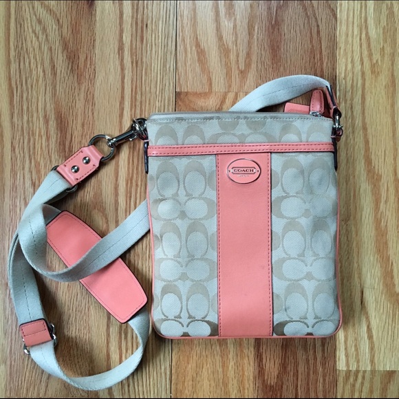 COACH SIGNATURE PEACH CROSSBODY BAG
